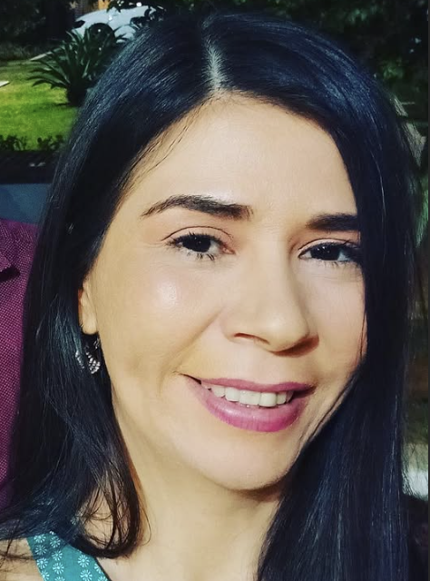 Foto da Professora Késia Santos